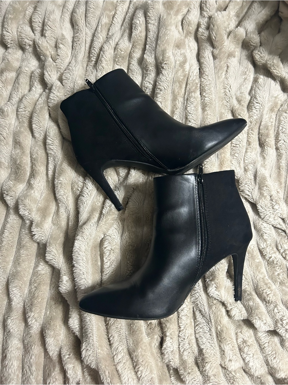 Worthington black Pointed Toe Ankle Boots Stiletto Heel Side Zip sz 8.5 women’s